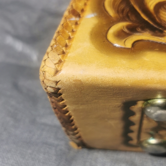 Leather Embossed purse Brown Made in Mexico. Flawed - Picture 10 of 16